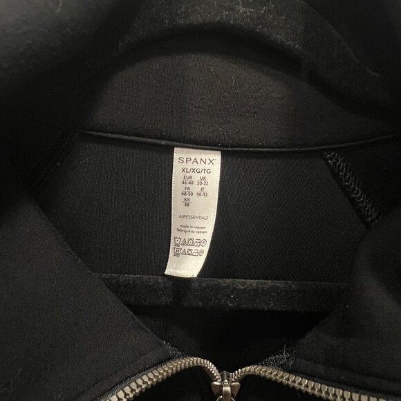 SPANX AirEssentials® Half Zip - Picture 4 of 6
